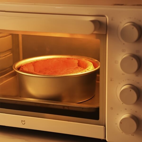 8-Inch Non-Stick Round Cake Pan with Removable Bottom